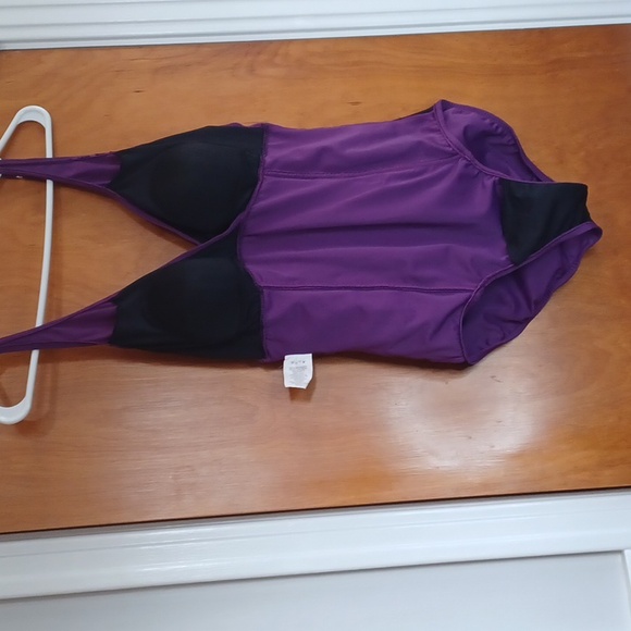Purple 1 Pc. Swimuit.  Shirred In Front.  V-neck.  Adj.straps.Sz.12.  EUC! - Picture 4 of 10